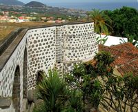 La ciudad de La Orotava en Tenerife. Molinos. Haga clic para ampliar la imagen.