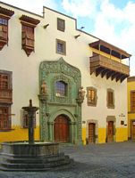 De stad Las Palmas in Gran Canaria. Huis van Christopher Columbus. Klikken om het beeld te vergroten.
