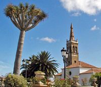 La ciudad de Los Realejos en Tenerife. Apóstol Iglesia de Santiago. Haga clic para ampliar la imagen.