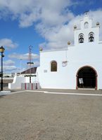 Die Stadt Tias auf Lanzarote. Die Kirche St. Antonius von Padua. Klicken, um das Bild zu vergrößern
