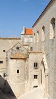 La ville close de Dubrovnik en Croatie. Quartier des Dominicains. Chapelle Saint-Sébastien. Cliquer pour agrandir l'image dans Adobe Stock (nouvel onglet).
