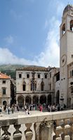 La ville close de Dubrovnik en Croatie. Quartier de la Loge. Place de la Loge. Cliquer pour agrandir l'image dans Adobe Stock (nouvel onglet).