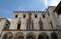 La ville close de Dubrovnik en Croatie. Quartier de la Loge. Palais Sponza. Cliquer pour agrandir l'image dans Adobe Stock (nouvel onglet).
