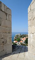 Les fortifications de Dubrovnik en Croatie. Fortifications de l'ouest. Forteresse Saint-Laurent vue depuis minceta. Cliquer pour agrandir l'image dans Adobe Stock (nouvel onglet).