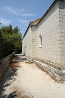 La ville de Makarska en Croatie. L'église Saint-Pierre. Cliquer pour agrandir l'image dans Adobe Stock (nouvel onglet).