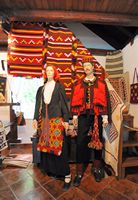 Traditionelle Kleidung Krka am ethnozentrischen Museum Krka. Klicken, um das Bild zu vergrößern.