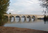 Pont op Cetina aan Rumin dichtbij Hrvace (auteur Marko Split). Klikken om het beeld te vergroten.
