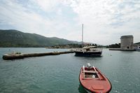 Le village de Mali Ston, presqu'île de Pelješac en Croatie. Port de Mali Ston. Cliquer pour agrandir l'image.