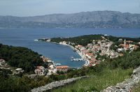 Le village de Povlja, île de Brač en Croatie. Le port. Cliquer pour agrandir l'image.