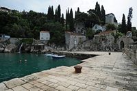 Le village de Trsteno en Croatie. Port de Trsteno. Cliquer pour agrandir l'image.