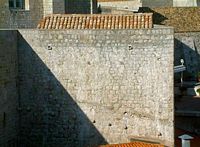 Les fortifications de Dubrovnik en Croatie. Fortifications maritimes. Tour Saint-Dominique. Cliquer pour agrandir l'image.