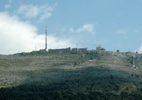 Fortaleza imperial en la cumbre del Monte Santo Sarga. Haga clic para ampliar la imagen.