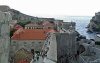 Les fortifications de Dubrovnik en Croatie. Fortifications de l'ouest. Porte pile. Cliquer pour agrandir l'image.