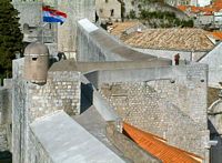 Les fortifications de Dubrovnik en Croatie. Fortifications de l'ouest. Tour du Coin d'En haut. Cliquer pour agrandir l'image.