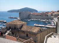 Les fortifications de Dubrovnik en Croatie. Le port. Vieux port. Cliquer pour agrandir l'image.