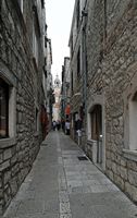 La ville de Korčula, île de Korčula en Croatie. Ulica Korčulanskog statuta 1214. Cliquer pour agrandir l'image.