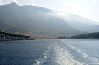 Makarska vista dal mare. Clicca per ingrandire l'immagine.