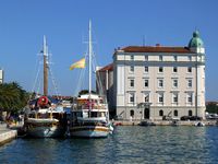 The harbor office of the wearing of Split (author Marcin Szala). Click to enlarge the image.