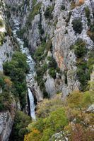 Throats of the river Cetina (author Luso Fox). Click to enlarge the image in Flickr (new tab).
