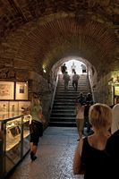Los sótanos del Palacio de Diocleciano a Split (autor LenDog64). Haga clic para ampliar la imagen en Flickr (nueva pestaña).