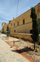 La province de La Canée en Crète. L'enceinte du monastère du Gouverneto. Cliquer pour agrandir l'image dans Adobe Stock (nouvel onglet).