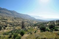 Le village d’Agia Galini en Crète. La face sud du mont Kedros vue depuis la route d'Agia Galini près de Mélampès. Cliquer pour agrandir l'image dans Adobe Stock (nouvel onglet).