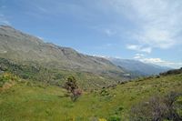 Le village d’Agia Galini en Crète. La vallée entre les monts Kédros et Vouvala près de Krya Vrysi. Cliquer pour agrandir l'image dans Adobe Stock (nouvel onglet).