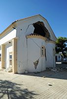 Le village d'Arkalochori en Crète. Dégâts du séisme du 27 septembre 2021 sur l'église Agia Triada de Machaira. Cliquer pour agrandir l'image dans Adobe Stock (nouvel onglet).
