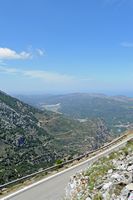 Le village d'Avdou en Crète. La vallée d'Avdou vue depuis le Col des Vignes. Cliquer pour agrandir l'image dans Adobe Stock (nouvel onglet).