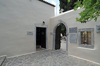 Le village d’Avdou en Crète. Entrée du monastère de la Panagia Kardiotissa à Kéra. Cliquer pour agrandir l'image dans Adobe Stock (nouvel onglet).