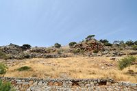 L’île de Spinalonga en Crète. La courtine de Grimani de la forteresse de Spinalonga. Cliquer pour agrandir l'image dans Adobe Stock (nouvel onglet).