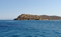 L’île de Spinalonga en Crète. Le rempart de l'ouest de la forteresse de Spinalonga. Cliquer pour agrandir l'image dans Adobe Stock (nouvel onglet).