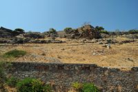 L’île de Spinalonga en Crète. Les courtines de Venier et de Grimani de la forteresse de Spinalonga. Cliquer pour agrandir l'image dans Adobe Stock (nouvel onglet).