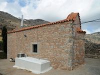 Le village d’Élounda en Crète. L'église Saint-Jean Chrysostome de Chavgas. Cliquer pour agrandir l'image dans Adobe Stock (nouvel onglet).