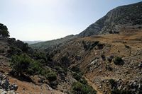 Le village de Goniès en Crète. Les gorges de Gonies. Cliquer pour agrandir l'image dans Adobe Stock (nouvel onglet).