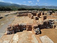 Le village de Malia en Crète. La crypte à piliers du palais. Cliquer pour agrandir l'image dans Adobe Stock (nouvel onglet).