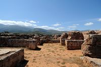 Le village de Malia en Crète. Les entrepôts de l'ouest du palais. Cliquer pour agrandir l'image dans Adobe Stock (nouvel onglet).