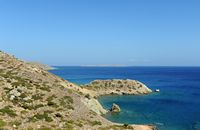 Le village de Palékastro en Crète. La côte du cap Sidéros et l'île d'Élassa. Cliquer pour agrandir l'image dans Adobe Stock (nouvel onglet).