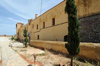 La presqu’île de l’Akrotiri en Crète. L'enceinte du monastère du Gouverneto. Cliquer pour agrandir l'image dans Adobe Stock (nouvel onglet).