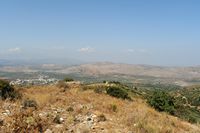 La ville d'Évangélismos en Crète. La ville de Kastelli vue depuis le site de Lyctos. Cliquer pour agrandir l'image dans Adobe Stock (nouvel onglet).