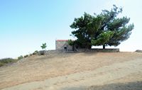 La ville d'Évangélismos en Crète. L'église Sainte-Croix (Timios Stavros) sur le site de Lyctos. Cliquer pour agrandir l'image dans Adobe Stock (nouvel onglet).