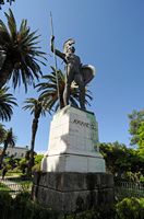 L’Achilleion, le palais de Sissi à Corfou. La statue d'Achille victorieux. Cliquer pour agrandir l'image dans Adobe Stock (nouvel onglet).