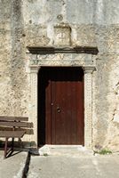 La ville de Gazi en Crète. Porte de l'église du palais Modino à Rodia. Cliquer pour agrandir l'image dans Adobe Stock (nouvel onglet).