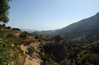 Le plateau du Lassithi en Crète. Panorama depuis le belvédère d'Ano Amygdali. Cliquer pour agrandir l'image dans Adobe Stock (nouvel onglet).