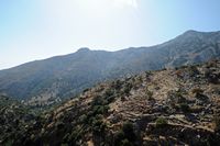 Le plateau du Lassithi en Crète. Le mont Tsivi vu depuis le belvédère d'Ano Amygdali. Cliquer pour agrandir l'image dans Adobe Stock (nouvel onglet).