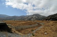 Le plateau du Lassithi en Crète. Amélioration du drainage du plateau. Cliquer pour agrandir l'image dans Adobe Stock (nouvel onglet).