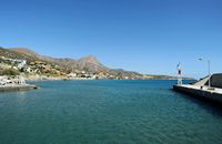 La ville de Viannos en Crète. La baie de Keratokampos. Cliquer pour agrandir l'image dans Adobe Stock (nouvel onglet).