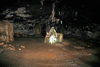 La province de La Canée en Crète. La grotte de l'Arkoudiotissa sur la presqu'île de l'Akrotiri. Cliquer pour agrandir l'image.