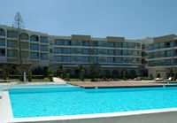 Schwimmbad von Meerwasser des Hotels Ixian Grand in Rhodos. Klicken, um das Bild zu vergrößern.