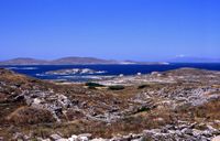 L'île de Délos. Le site archéologique vu depuis le mont Cynthe. Cliquer pour agrandir l'image.